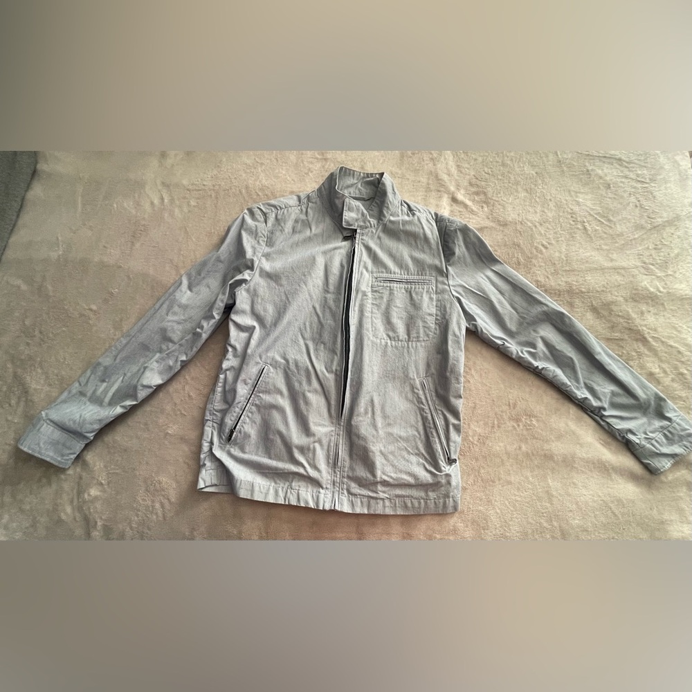 Zara men's casual jacket is light blue, size S.